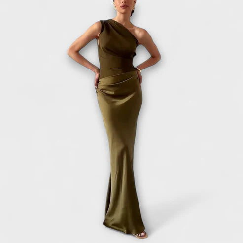 Averel Zijdezachte One-Shoulder Plissé Jurk