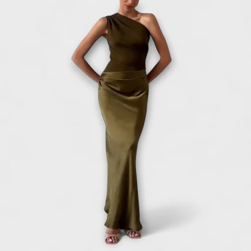 Averel Zijdezachte One-Shoulder Plissé Jurk